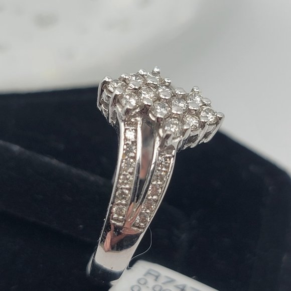 NWT Diamond ring in 14K White Gold - Picture 6 of 9